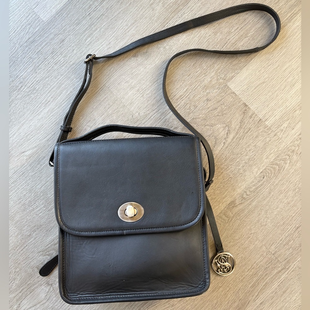 Smith and Wesson Leather Concealed Carry Purse